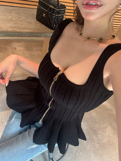 Sleeveless peplum tops／black