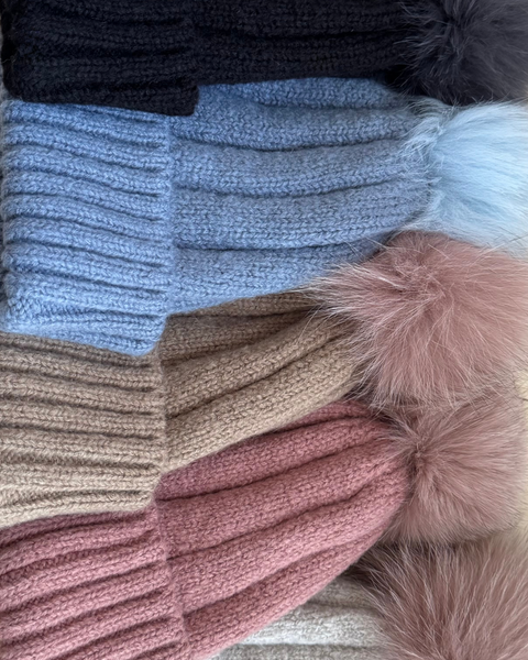 Fur Pom Knit Beanie／Brown・Off-White再入荷受付け