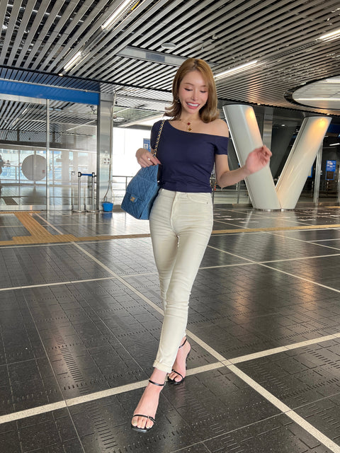 カップ付きOne shoulder T-shirt