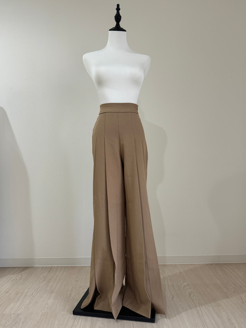 プリーツセットアップ　Beige